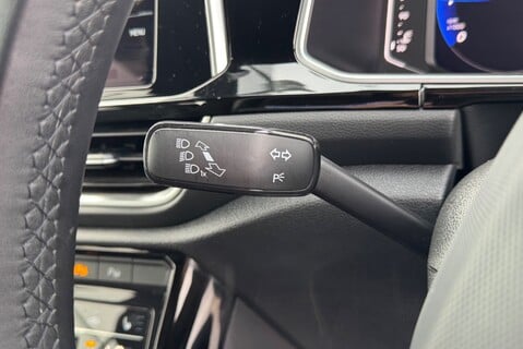 Volkswagen T-Roc R-LINE 2.0 [150] DIESEL TDI MANUAL 27