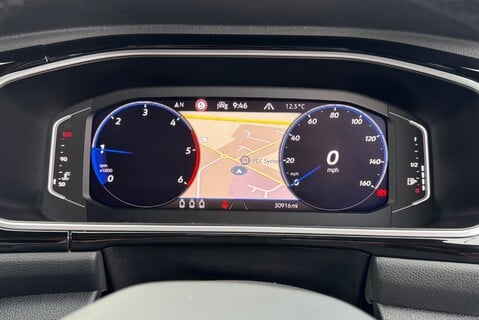 Volkswagen T-Roc R-LINE 2.0 [150] DIESEL TDI MANUAL 29