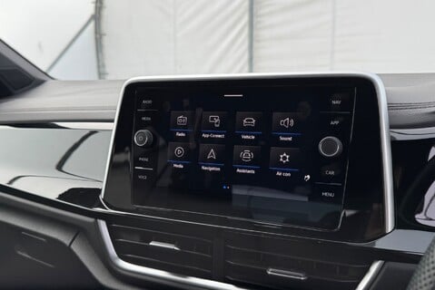 Volkswagen T-Roc R-LINE 2.0 [150] DIESEL TDI MANUAL 32
