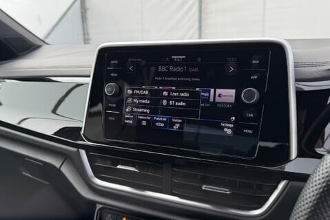 Volkswagen T-Roc R-LINE 2.0 [150] DIESEL TDI MANUAL 36