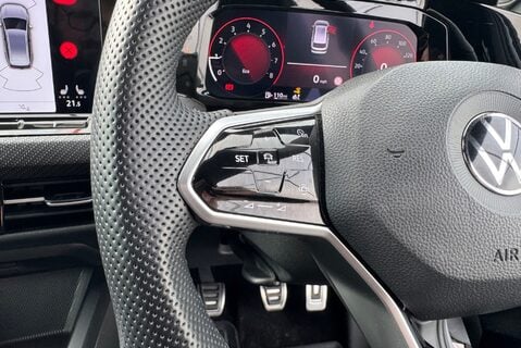 Volkswagen Golf R-LINE 1.5 [150] PETROL TSI MANUAL 25