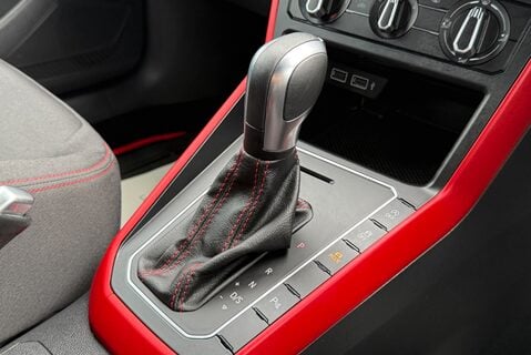 Volkswagen Polo GTI 2.0 [200] TSI PETROL DSG AUTOMATIC 29