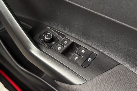 Volkswagen Polo GTI 2.0 [200] TSI PETROL DSG AUTOMATIC 37