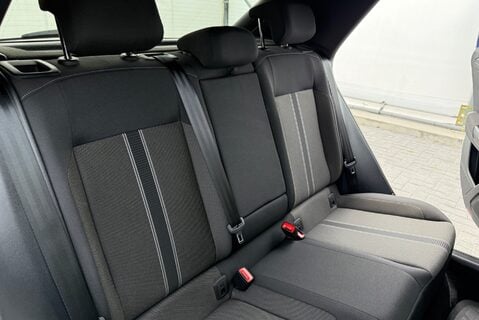 Volkswagen T-Roc BLACK EDITION 1.5TSI [150] EVO 9