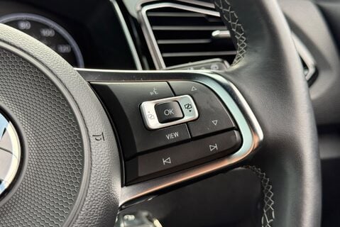 Volkswagen T-Roc BLACK EDITION 1.5TSI [150] EVO 32