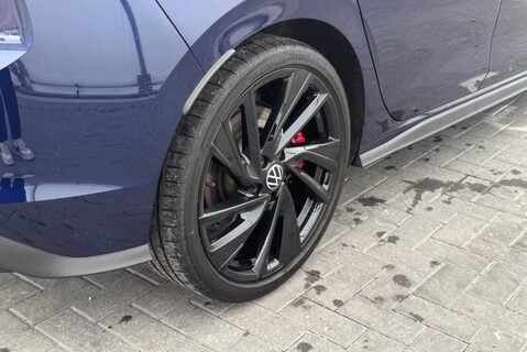 Volkswagen Golf GTI 2.0 TSI PETROL [242] DSG AUTOMATIC 17