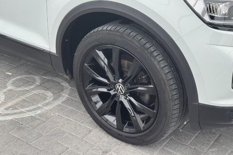 Volkswagen T-Roc TSI 1.5 [150] PETROL EVO BLACK EDITION MANUAL 6