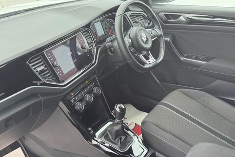 Volkswagen T-Roc TSI 1.5 [150] PETROL EVO BLACK EDITION MANUAL 23