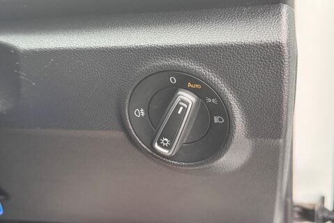 Volkswagen T-Roc TSI 1.5 [150] PETROL EVO BLACK EDITION MANUAL 25