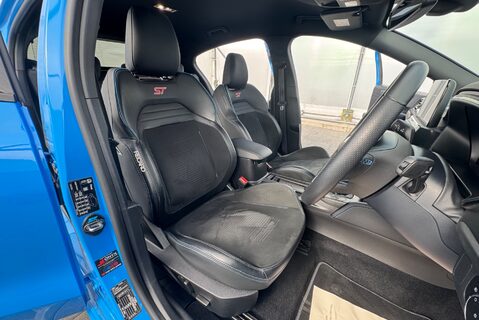 Ford Focus 2.3 [276] PETROL ST EDITION MANUAL 11