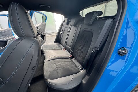Ford Focus 2.3 [276] PETROL ST EDITION MANUAL 16