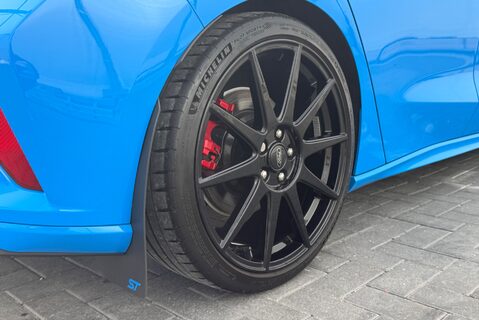 Ford Focus 2.3 [276] PETROL ST EDITION MANUAL 20