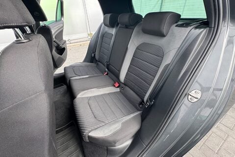 Volkswagen Golf R-LINE 2.0 [150] TDI DIESEL MANUAL 11