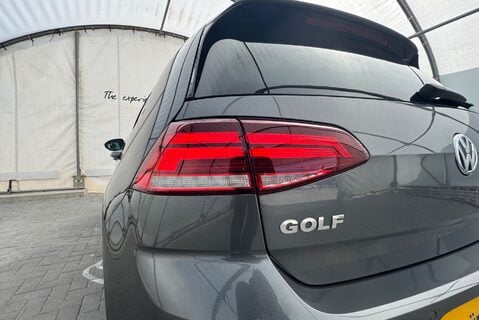 Volkswagen Golf R-LINE 2.0 [150] TDI DIESEL MANUAL 18