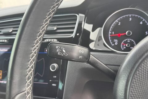 Volkswagen Golf R-LINE 2.0 [150] TDI DIESEL MANUAL 27