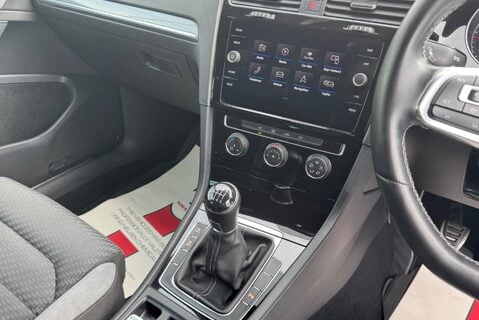 Volkswagen Golf R-LINE 2.0 [150] TDI DIESEL MANUAL 30