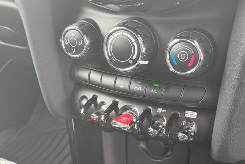 Mini Hatch COOPER SPORT 1.5 ]135] PETROL MANUAL 32