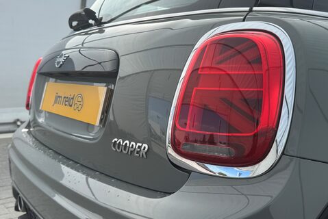 Mini Hatch COOPER 1.5 [135] PETROL SPORT MANUAL 18