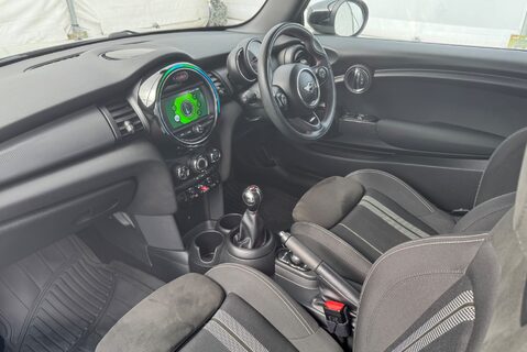 Mini Hatch COOPER 1.5 [135] PETROL SPORT MANUAL 21
