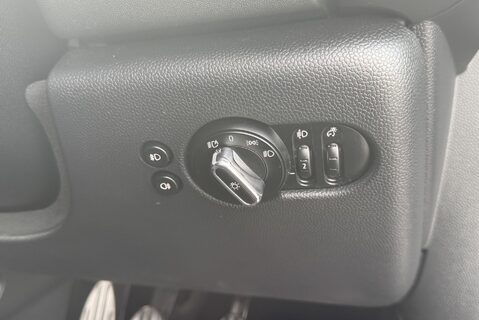 Mini Hatch COOPER 1.5 [135] PETROL SPORT MANUAL 23