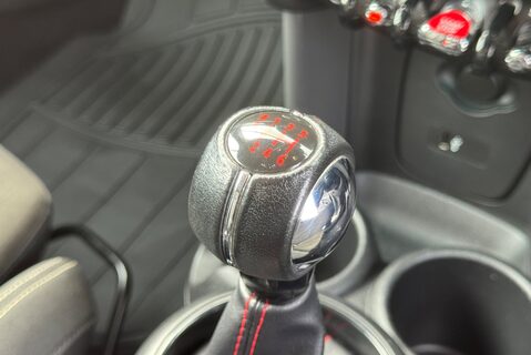 Mini Hatch COOPER 1.5 [135] PETROL SPORT MANUAL 31