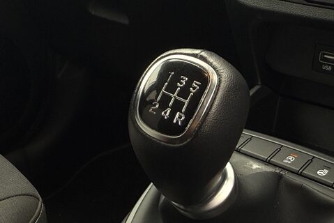 Hyundai i10 MPI 1.0 [66] PETROL PREMIUM MANUAL 23