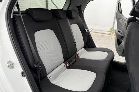 Hyundai i10 MPI 1.0 [66] PETROL PREMIUM MANUAL 10