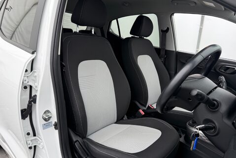 Hyundai i10 MPI 1.0 [66] PETROL PREMIUM MANUAL 13