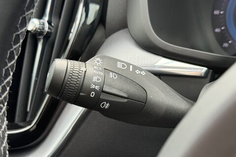 Volvo XC60 RECHARGE T6 INSCRIPTION EXPRESSION AWD 33