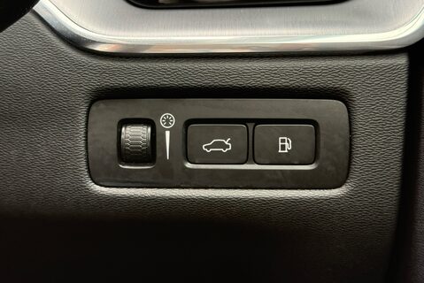 Volvo XC60 RECHARGE T6 INSCRIPTION EXPRESSION AWD 35