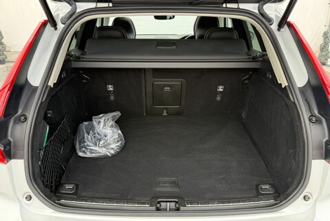 Volvo XC60 RECHARGE T6 INSCRIPTION EXPRESSION AWD 22