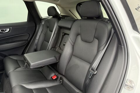 Volvo XC60 RECHARGE T6 INSCRIPTION EXPRESSION AWD 13