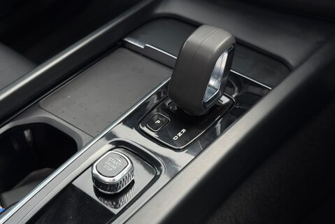 Volvo XC60 RECHARGE T6 INSCRIPTION EXPRESSION AWD 31