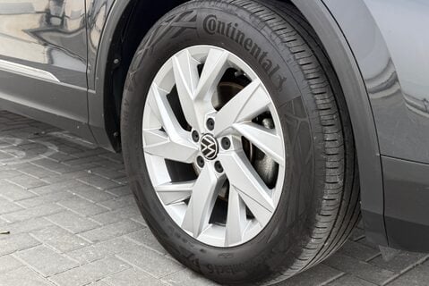 Volkswagen Tiguan LIFE 1.5TSI [150] DSG 9