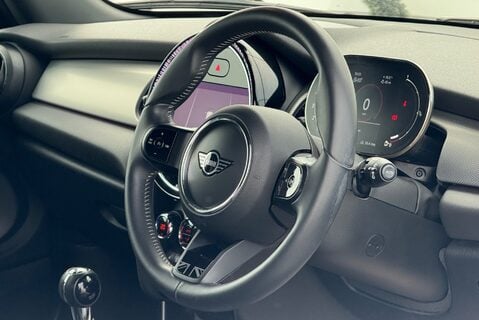 Mini Hatch 1.5T [135] COOPER EXCLUSIVE Manual 22