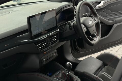 Ford Focus ST 2.3T [276] Manual * Track Pack* 24
