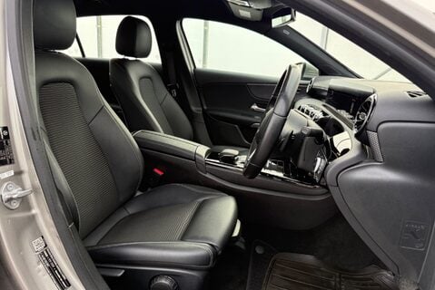 Mercedes-Benz A Class A 180 1.5D [115] SPORT EXECUTIVE AUTOMATIC 22