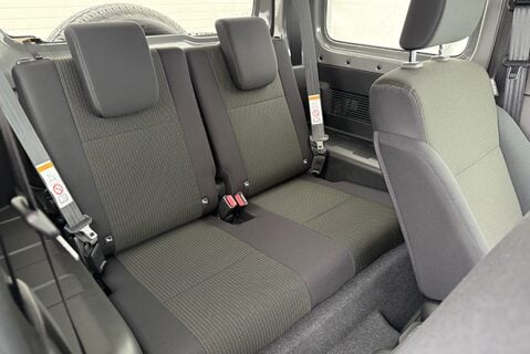 Suzuki Jimny 1.5 Sierra 4x4 Automatic 2