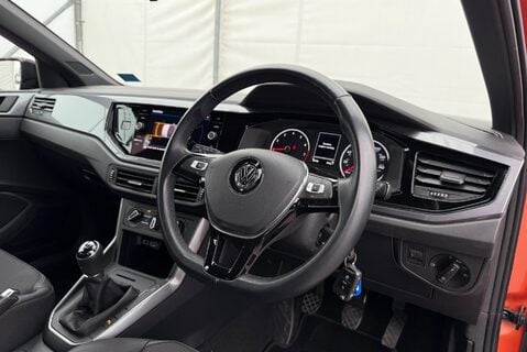 Volkswagen Polo SE 1.0TSI [95] Black pack 14