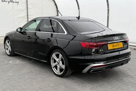 Audi A4 TFSI S LINE MHEV 9
