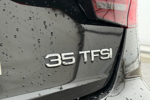 Audi A4 TFSI S LINE MHEV 10