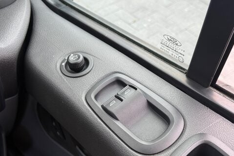 Ford Transit Custom 290 LIMITED 2.0L [130] LR P/V 36