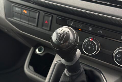 Volkswagen Transporter T32 2.0TDI [150] SWB KOMBI HIGHLINE 26