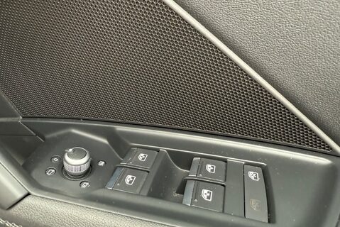 Audi A3 S3 2.0TFSI [305] QUATTRO 22