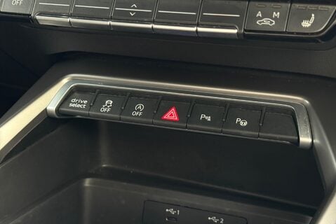 Audi A3 1.5TFSI MHEV [150] S LINE SALOON AUTOMATIC 32