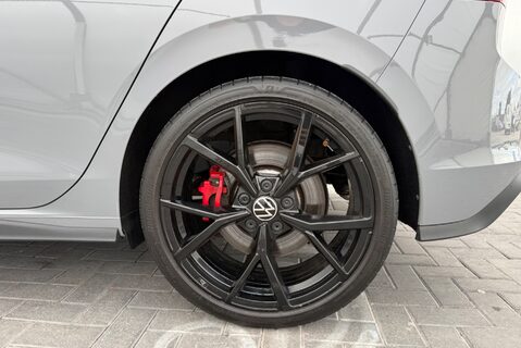 Volkswagen Golf GTI CLUBSPORT 2.0TSI [300] DSG 20
