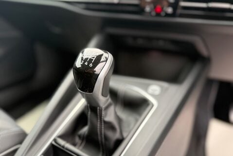 Volkswagen Golf R-LINE 1.5TSI [150] 17