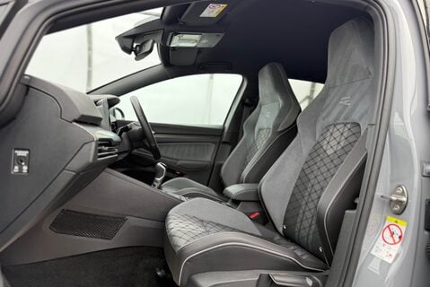Volkswagen Golf R-LINE 1.5TSI [150] 10