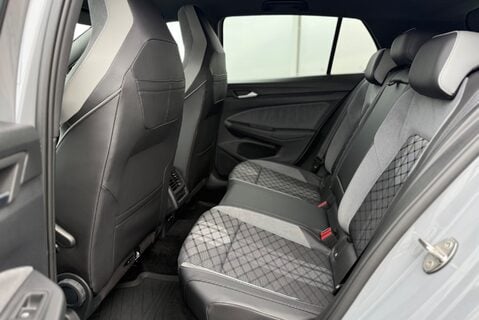 Volkswagen Golf R-LINE 1.5TSI [150] 12