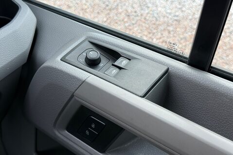 MAN TGE 3.140 P/V LION XS 2.0TDI [140] MANUAL 33